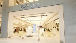 Inditex's first store in the world with an integrated online section in Stratford (London).