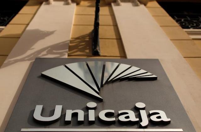 unicaja logo fachada