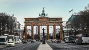 Germany’s economic reality far less negative than public sentiment suggests, according to DWS Alemania, Puerta de Brandeburgo