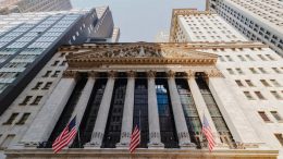 S&P 500’s dividend yield falls to 1.04 per cent, lowest level on record wall street 2000x1125
